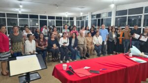 Entre versos y canciones, Nogales reconoce el talento femenino