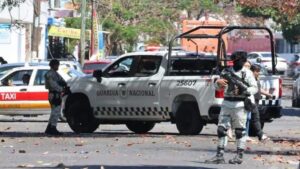 Ataque armado deja tres policías lesionados y dos agresores abatidos en Poza Rica